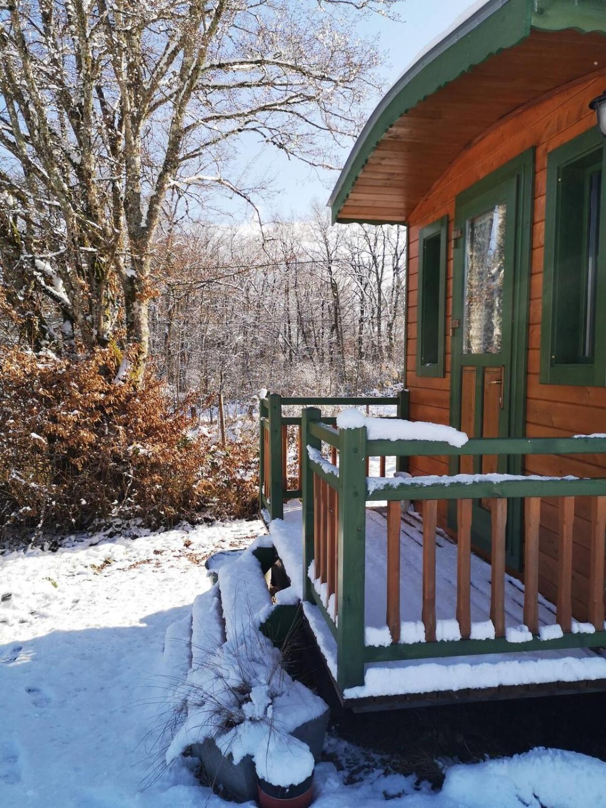 Roulotte & Foret - Evasion Boheme En Bourgogne Antully ภายนอก รูปภาพ